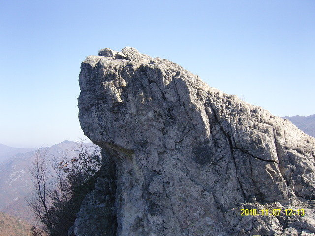 독수리 바위 이미지
