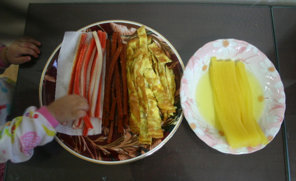 못난이김밥 이미지