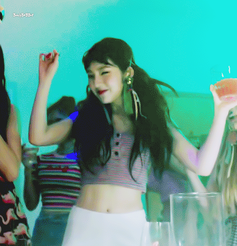 [데이터주의] 레드벨벳 빨간맛 MV속 퀸갓아이린.gif | 인스티즈