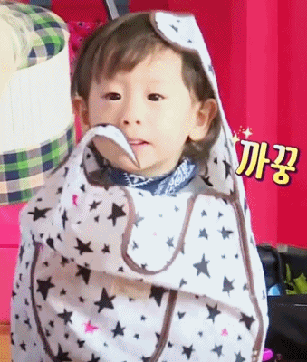 [반달친구] 10명의 아이들 중에서 유일하게 기저귀 차는 박하율.jpgif | 인스티즈