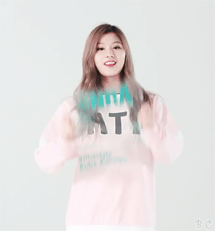 트와이스에서 시바견을 맡고있는 멤버.gif | 인스티즈