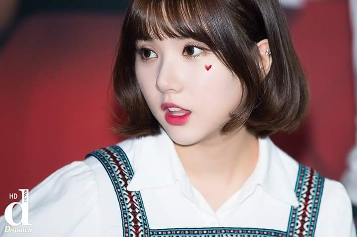 오늘자 네이버 기사에 올라온 여자친구 호식이 팬싸사진 | 인스티즈