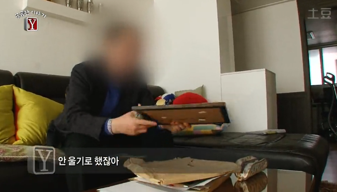 유모차 탄 아기들을 마음대로 만지고 다니는 여자 | 인스티즈