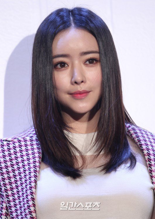 오늘자 홍수아 | 인스티즈