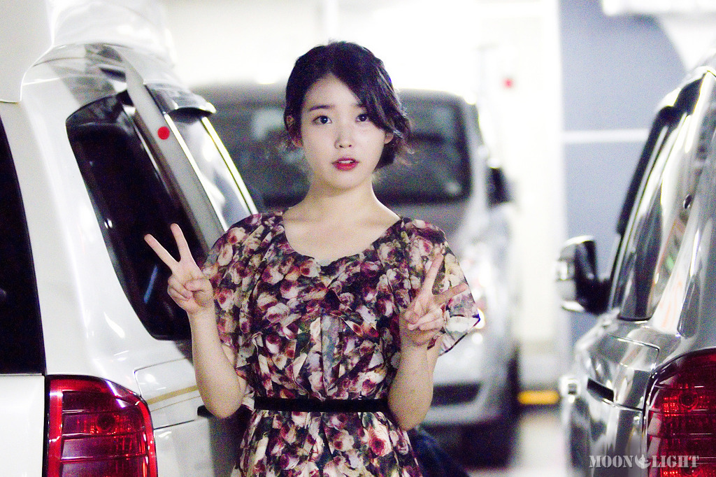 아이유 손.jpgif | 인스티즈