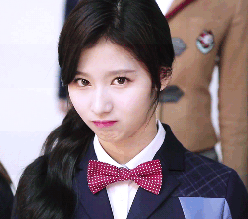 [twice] 오늘자 트와이스 스쿨룩스 화보 메이킹 영상 움짤.gif | 인스티즈