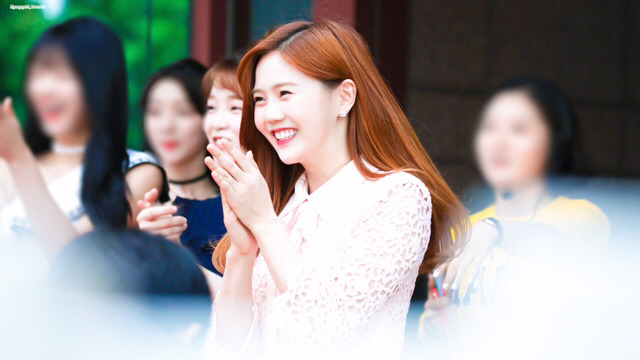 [오마이걸] 낮잠을 자고 싶지만 일은 해야하니 효정이 | 인스티즈