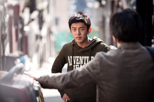 이미지 변신에 성공한 유아인,서현진 | 인스티즈