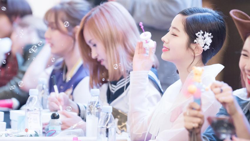 [트와이스] 팬싸인회서 한복입은 다현이 | 인스티즈
