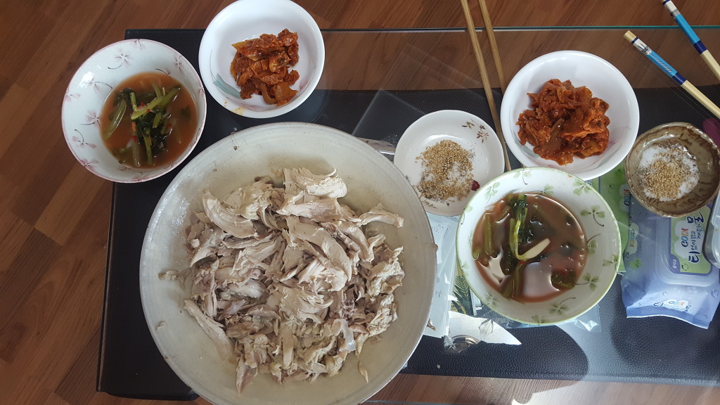 황칠백숙 이미지