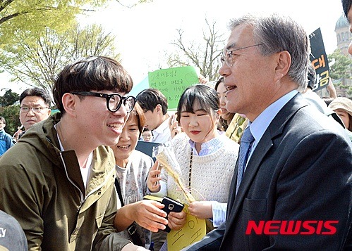 [문재인] 오늘은 전주 지원 유세하러 방문하신 문재인 전 대표.jpg | 인스티즈