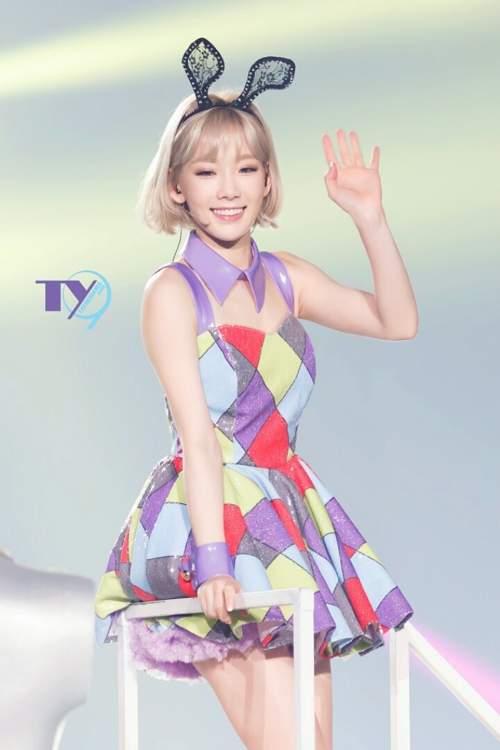 여전히 우리를 보고 웃는 태연이좋다 | 인스티즈
