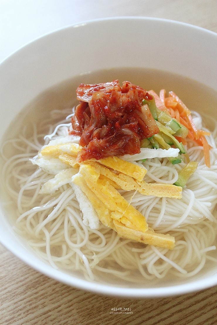잔치국수 이미지