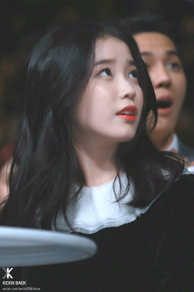 이뻐 죽겠는 아이유 | 인스티즈