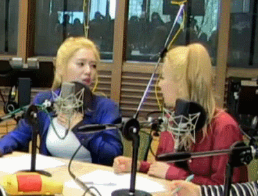 만만한 슬기만 줘패는 아이린.gif | 인스티즈