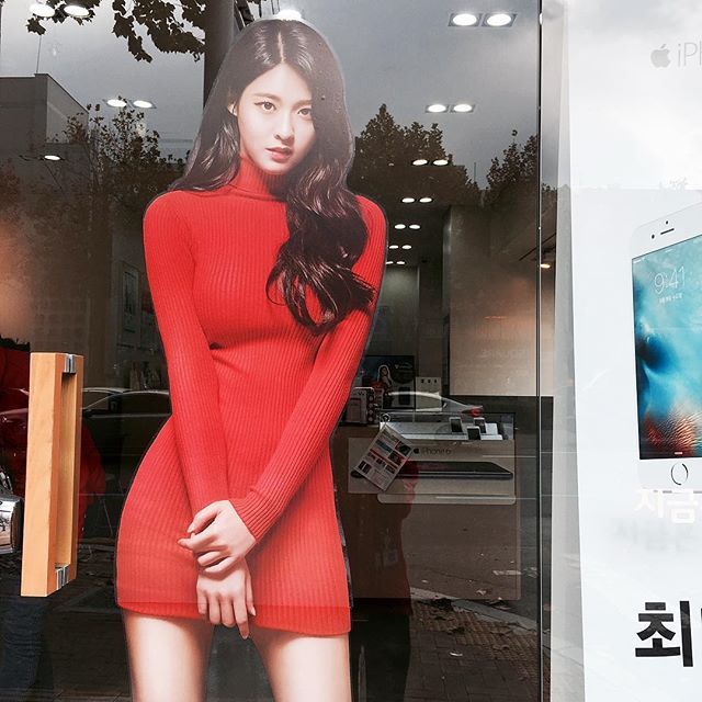 보기 싫어도 그냥 보이는 여자 | 인스티즈