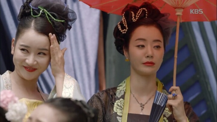 [화랑] 1500년 전 인기 아이돌 화랑 출근길 풍경.jpg (feat.럽라 떡밥) | 인스티즈