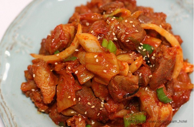 여시들 진짜 솔직히 살 걱정 안하고 ㅋㅋㅋ 이 정도 밑반찬이면 밥 몇공기 먹을래? | 인스티즈