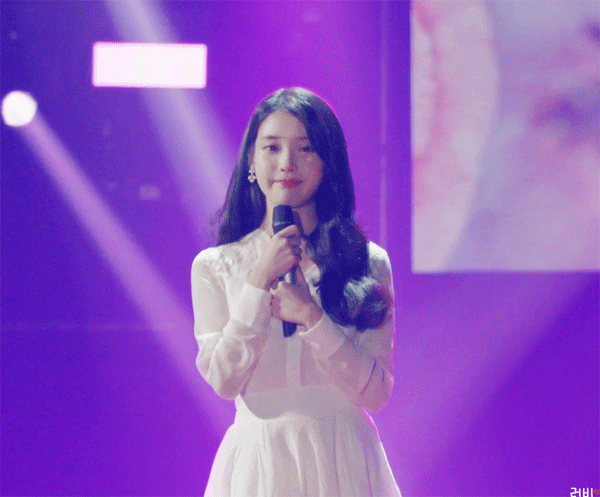 야심한 밤엔 아이유. GIF | 인스티즈