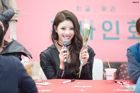 [러블리즈] 종착역의 황제가 등에 박힌 레플이 와서 미주 | 인스티즈