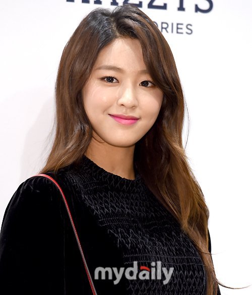 오늘자 설현 근황 | 인스티즈