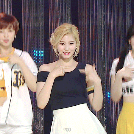 오늘자 붓기없는 샤샤샤사나 ㄷㄷ.gif | 인스티즈
