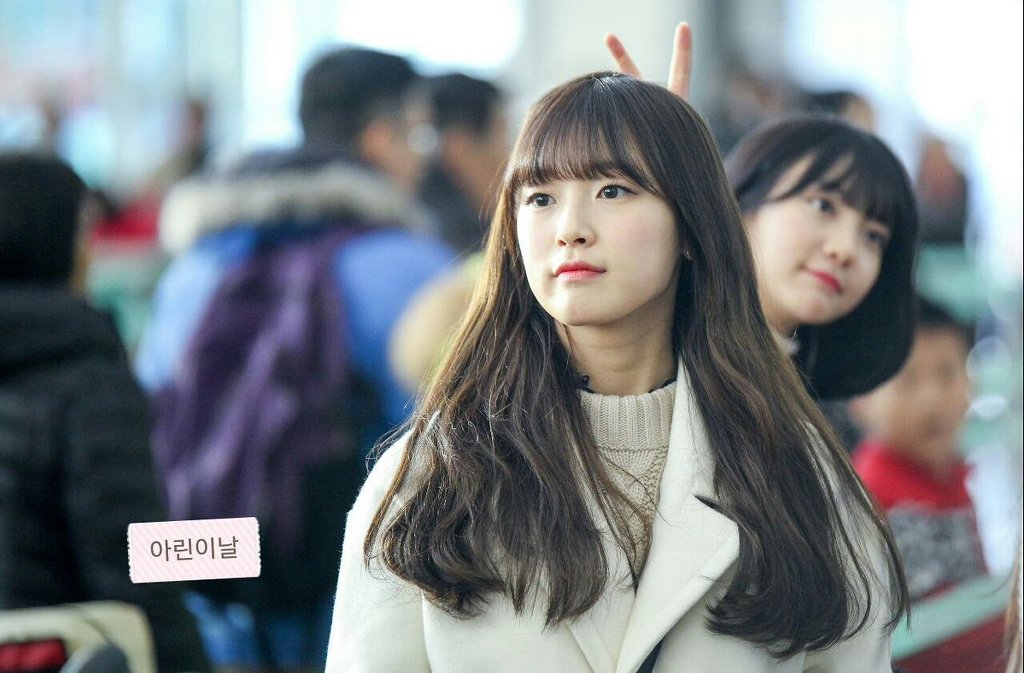 오늘자 오마이걸 인천공항 일본 출국 사진.JPG | 인스티즈