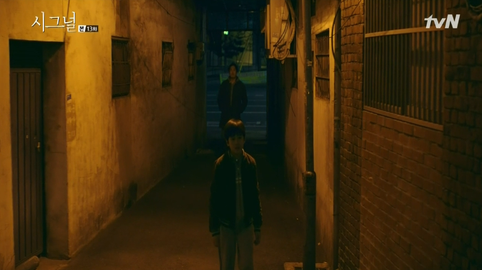[시그널] 이미 과거가 바뀌고 있는것 같은 부분.... (feat. 박해영와 이재한의 첫만남이 바뀌었다..?!) | 인스티즈