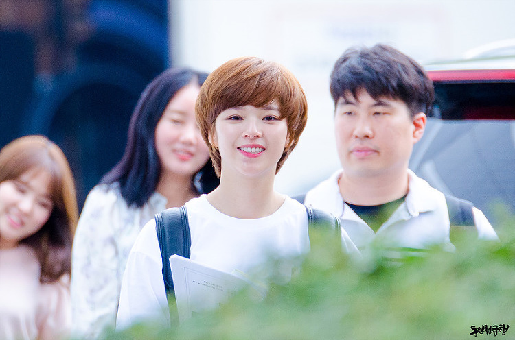 [트와이스] 정연 인기가요 출퇴근 | 인스티즈