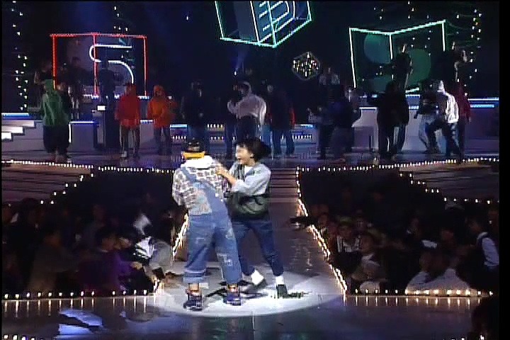 1992년 무대 난입한 소녀팬.JPG | 인스티즈