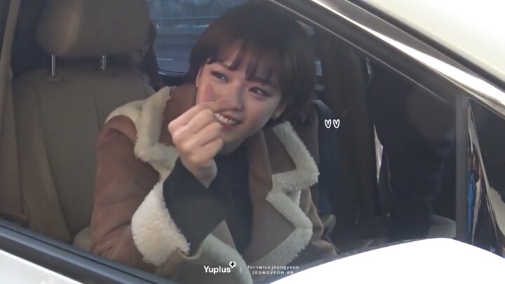 짧은 머리가 잘 어울리는 트와이스 정연 .jpg | 인스티즈