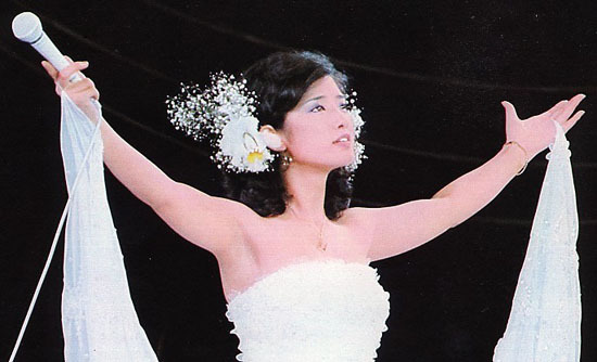 단 7년간의 활동으로 전설이 됐고 은퇴까지 완벽했던 70년대 일본 여자아이돌 | 인스티즈