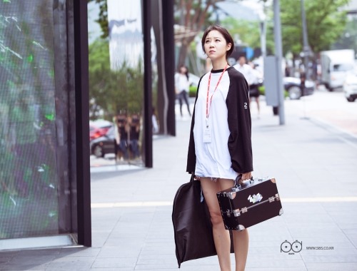 '질투의 화신' 공효진 스틸컷 공개…기상캐스터 하기 힘드네 '공무룩' | 인스티즈