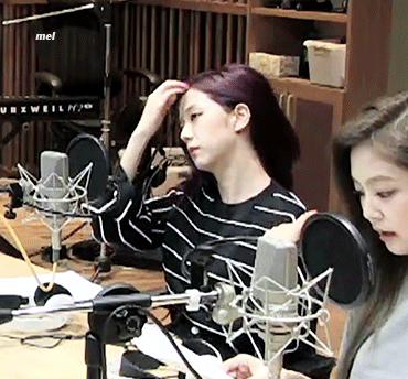 예쁜 여자가 머리 정리할때의 섹시함 | 인스티즈
