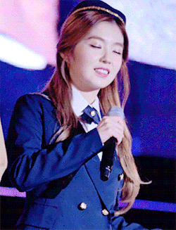 제복 입은 아이린.gif | 인스티즈