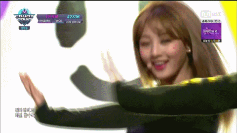 [twice] 오늘자 트와이스 리더 갓지효 움짤.gif | 인스티즈