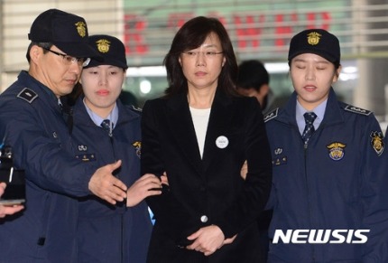 오늘자 조윤선 | 인스티즈