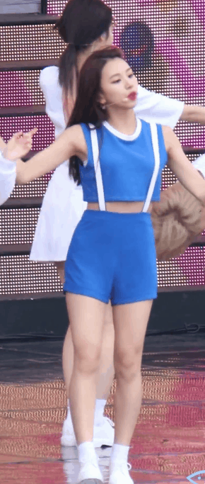 [트와이스] 채영 TT무대 움짤폭탄 | 인스티즈