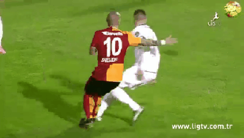 아직 살아있는 스네이더의 오른발 | 인스티즈