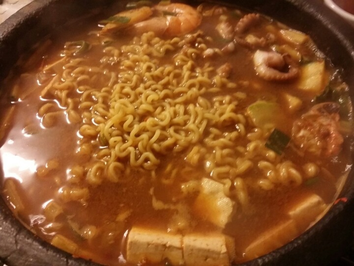 뚝방삼지창 이미지
