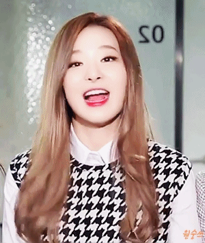 140mb+) 귀여운 슬기 눈웃음.gif | 인스티즈