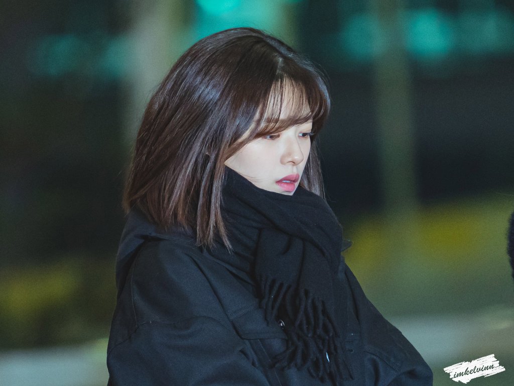 공항을 런웨이로 만드는 정연이의 출입국 | 인스티즈