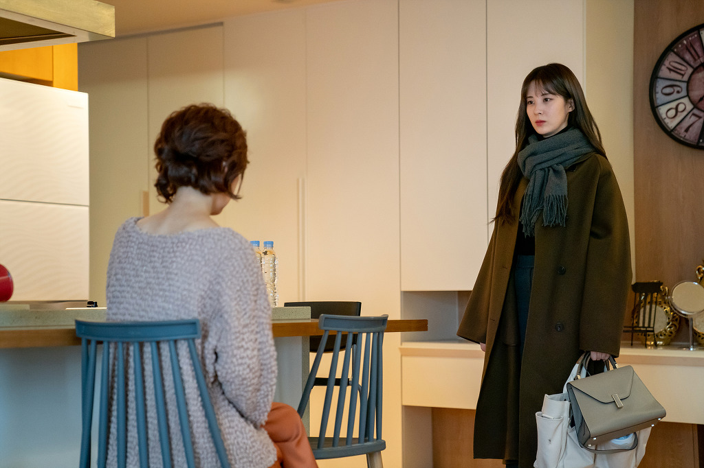 990EB93E5E55683D06E1DA