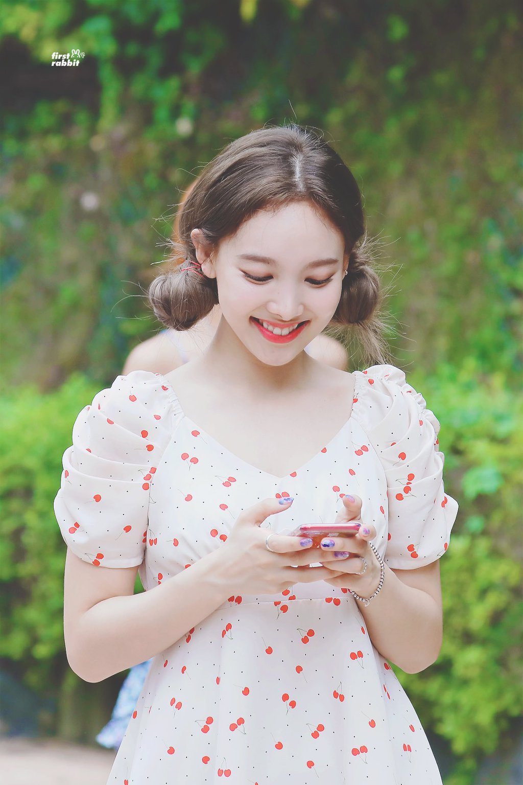 180711 KBS 연예가중계 게릴라 데이트 촬영 - 체리 토끼 나연이 of TWICE | 인스티즈
