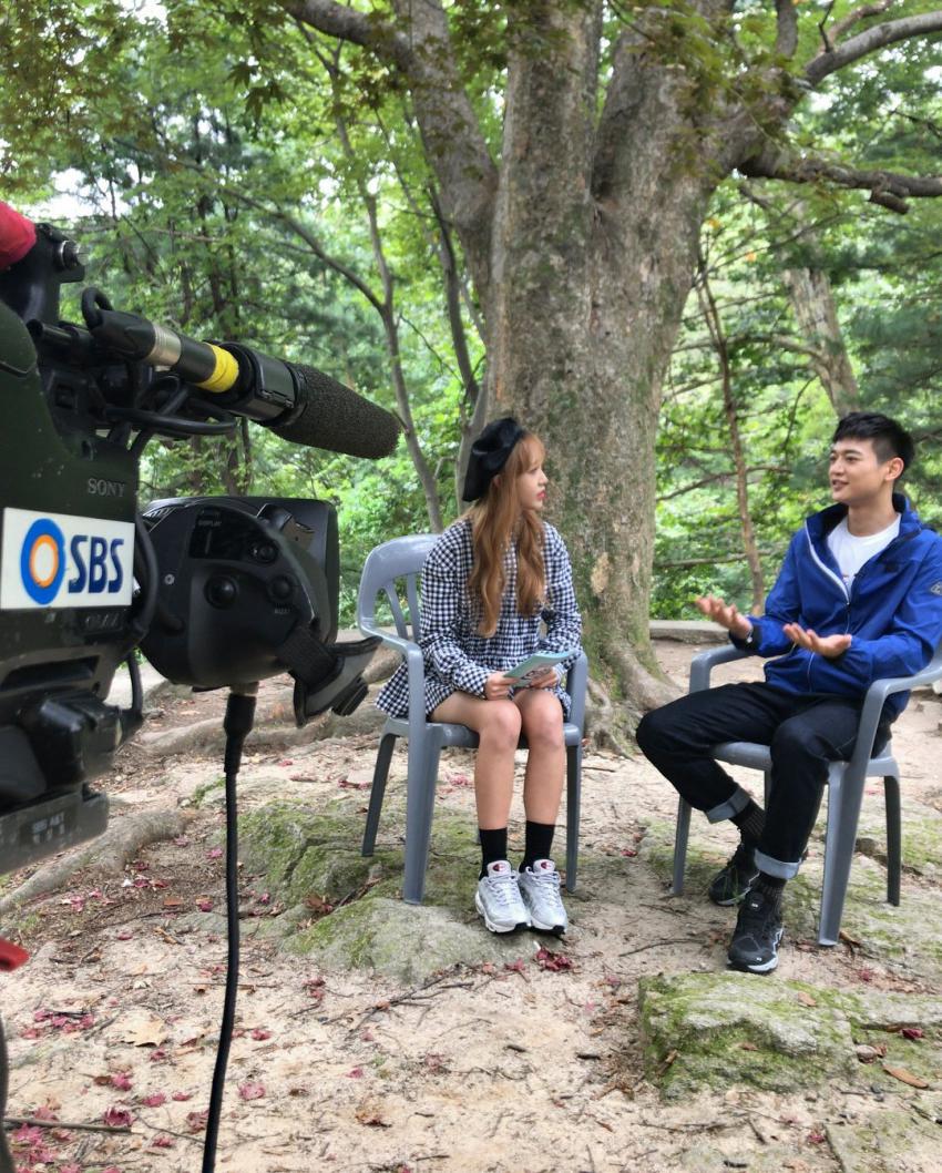 오늘자 본격연예한밤 리포터 퀵소희.gif | 인스티즈