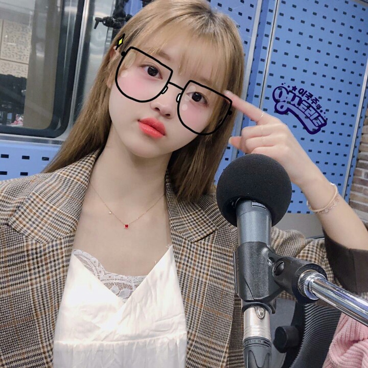 오늘자 오마이걸 라디오 개인 사진 | 인스티즈