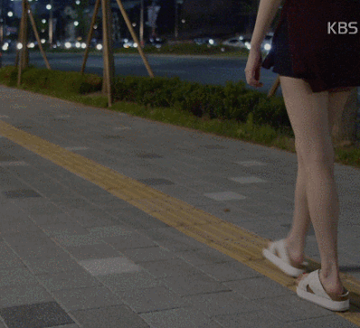 방황하는 아이유.gif | 인스티즈