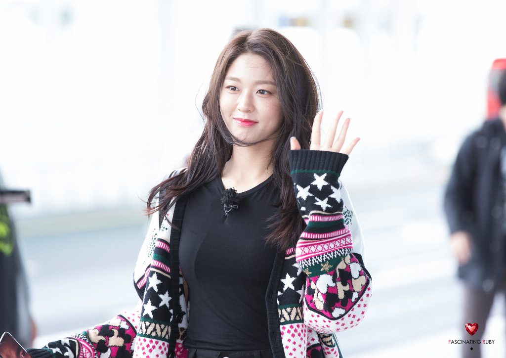 오늘 생일을 맞은 설현이.jpgif | 인스티즈