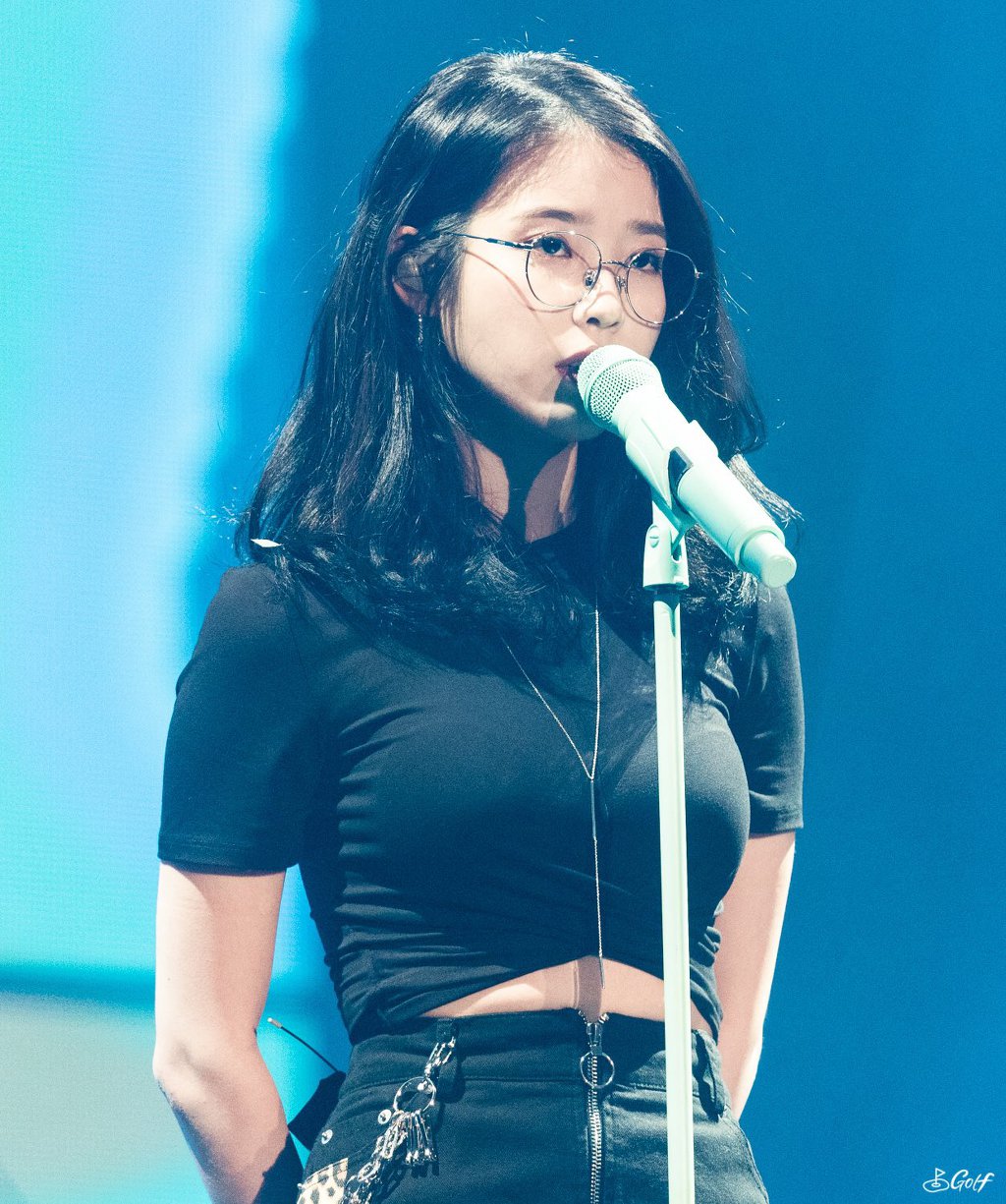 섹시함과 아름다움이 공존하는 광주콘서트 아이유.jpg | 인스티즈