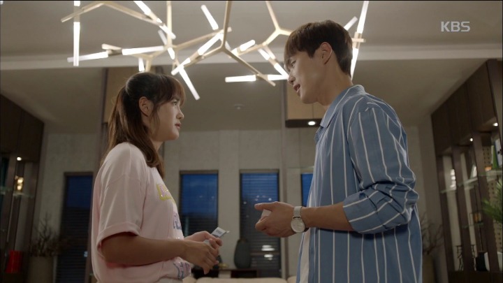 [학교2017] 짝사랑녀 보고싶어서 치킨 3번이나 시키는 돈많은 고딩.jpgif | 인스티즈